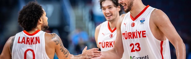 21分钟轰20+7+5！火箭23岁王牌蜕变抢小组第一：末战对决约基奇